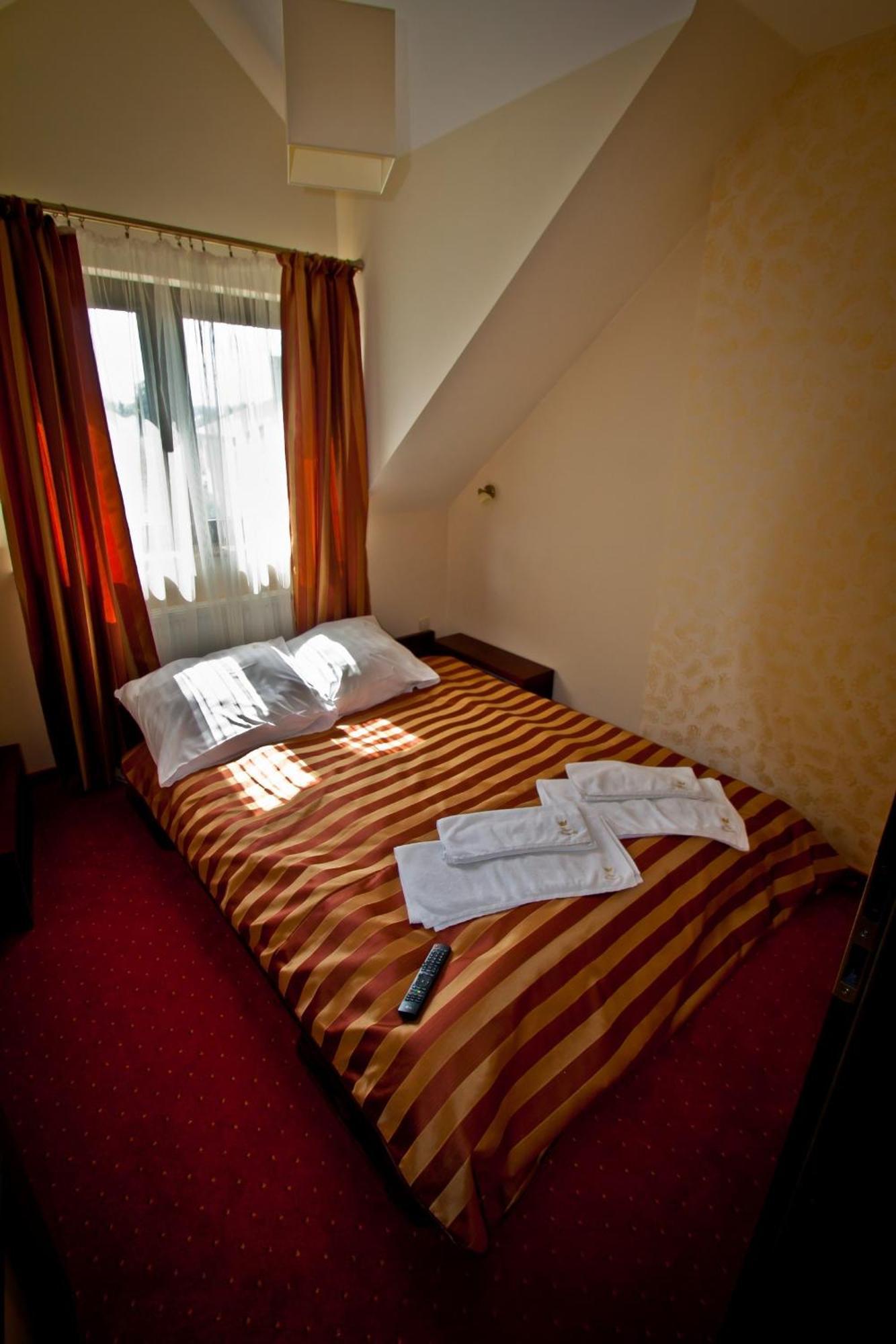Dwa Bratanki Rzeszów Exterior foto