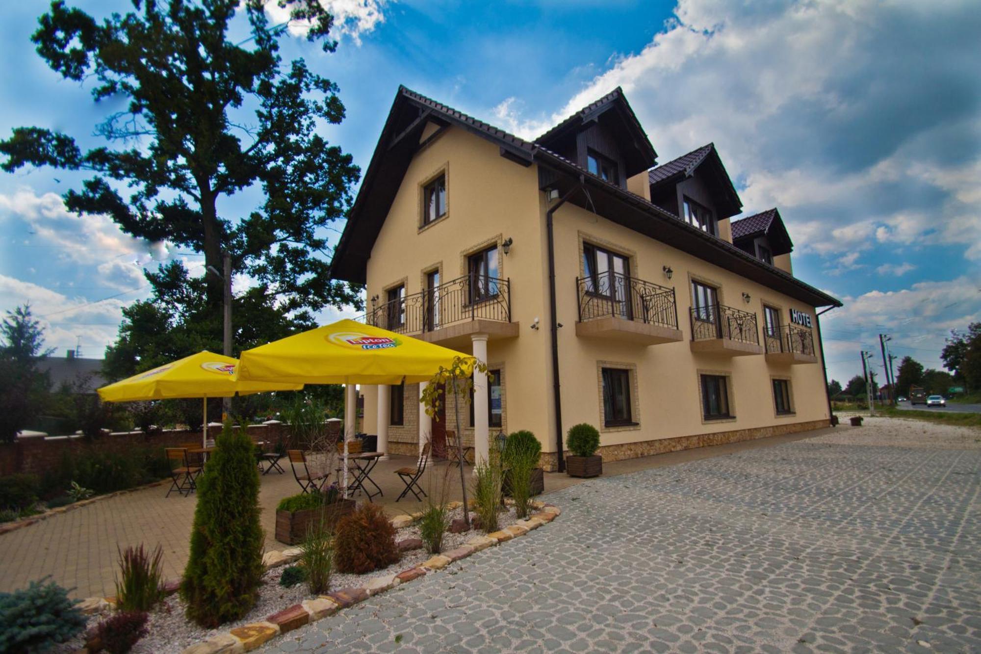 Dwa Bratanki Rzeszów Exterior foto
