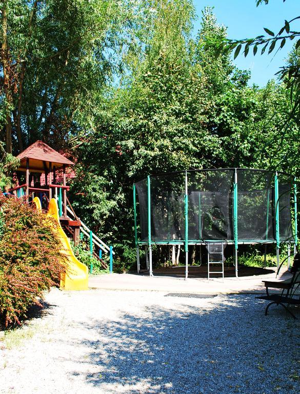 Dwa Bratanki Rzeszów Exterior foto
